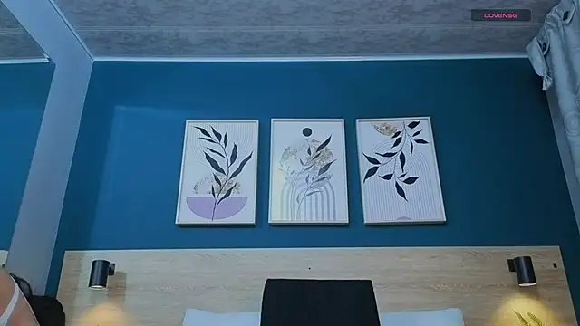 GabyPetit online show from 11, 9, 2025