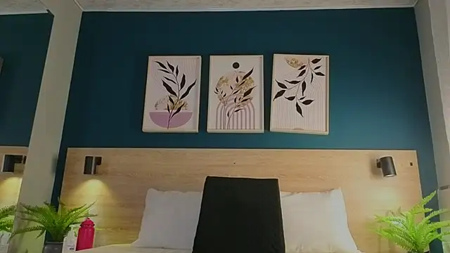 GabyPetit online show from 31, 10, 2025