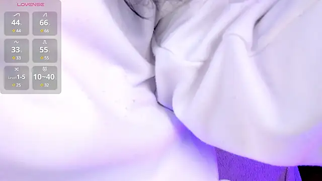 Lucy Smith2 online show from 5, 2, 2025