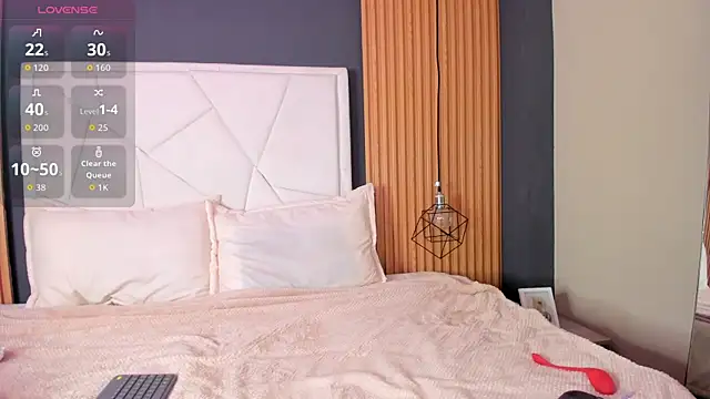 Lucy Smith2 online show from 19, 9, 2025