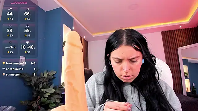 Lucy Smith2 online show from 24, 2, 2025