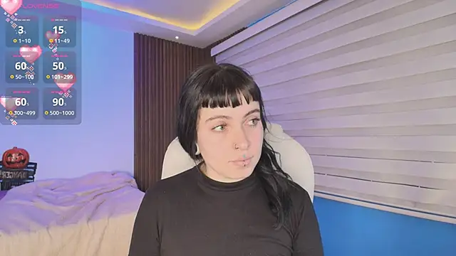 Lucy Smith2 online show from 6, 10, 2025