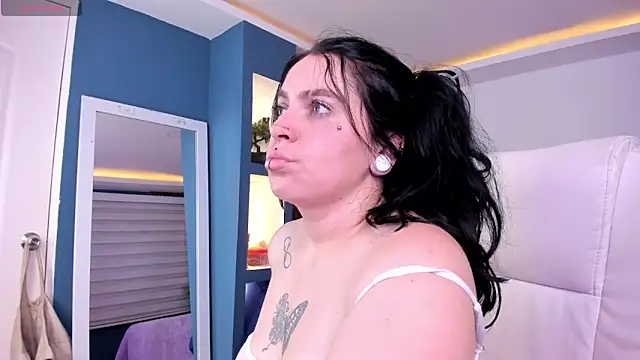 Lucy Smith2 online show from 7, 2, 2025