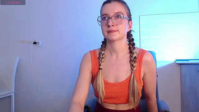 Eva Hailey  online show from 19, 5, 2026
