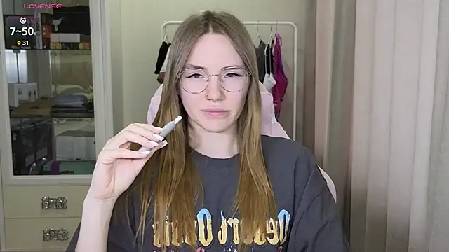 littlevildevil online show from 28, 2, 2025