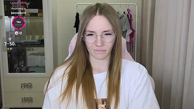 littlevildevil online show from 25, 2, 2025