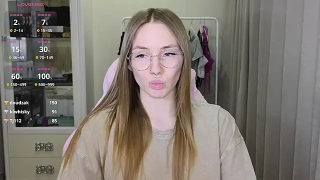 littlevildevil online show from 26, 2, 2025