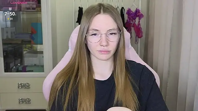 littlevildevil online show from 10, 3, 2025