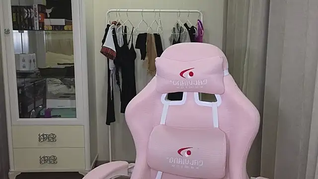 littlevildevil online show from 30, 1, 2025