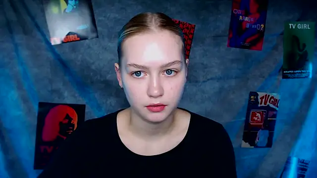 Snapshot of MademoiselleCl chatting on 27, 10, 2025 MademoiselleCl online show from 27, 10, 2025