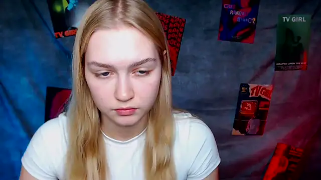 Snapshot of MademoiselleCl chatting on 6, 11, 2025 MademoiselleCl online show from 6, 11, 2025