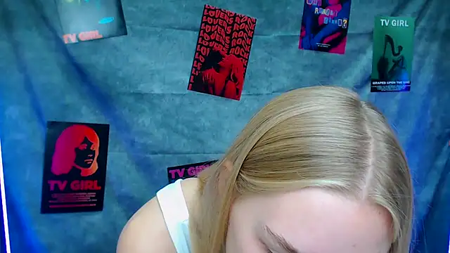 Snapshot of MademoiselleCl chatting on 22, 9, 2025 MademoiselleCl online show from 22, 9, 2025