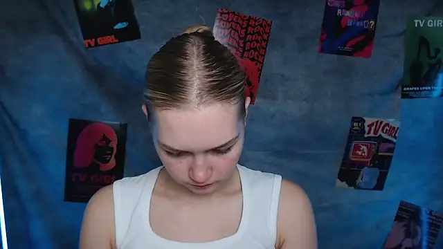 Snapshot of MademoiselleCl chatting on 13, 11, 2025 MademoiselleCl online show from 13, 11, 2025