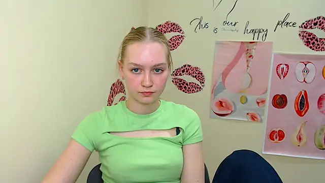 Snapshot of MademoiselleCl chatting on 22, 2, 2025 MademoiselleCl online show from 22, 2, 2025