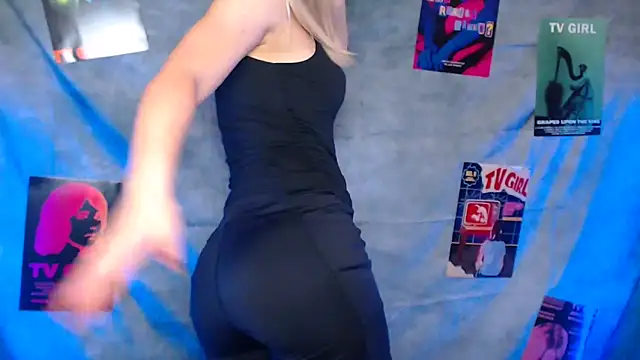 Snapshot of MademoiselleCl chatting on 19, 9, 2025 MademoiselleCl online show from 19, 9, 2025