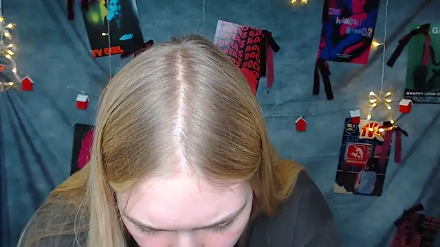 Snapshot of MademoiselleCl chatting on 20, 12, 2025 MademoiselleCl online show from 20, 12, 2025