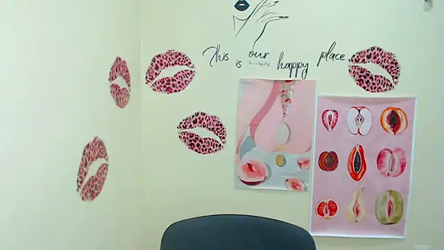 Snapshot of MademoiselleCl chatting on 15, 3, 2025 MademoiselleCl online show from 15, 3, 2025