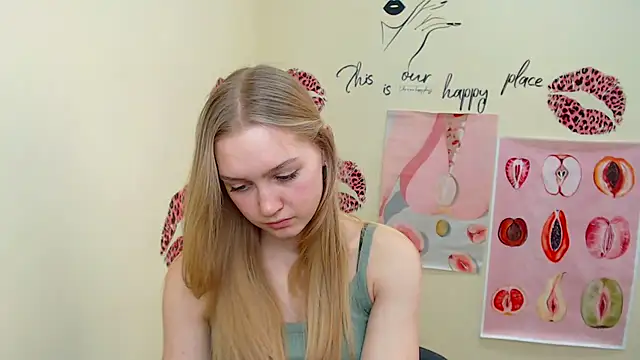 Snapshot of MademoiselleCl chatting on 5, 3, 2025 MademoiselleCl online show from 5, 3, 2025