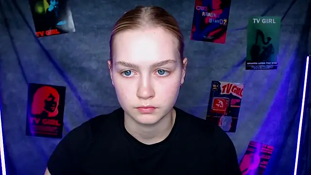 Snapshot of MademoiselleCl chatting on 4, 11, 2025 MademoiselleCl online show from 4, 11, 2025