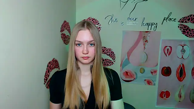 Snapshot of MademoiselleCl chatting on 15, 3, 2025 MademoiselleCl online show from 15, 3, 2025