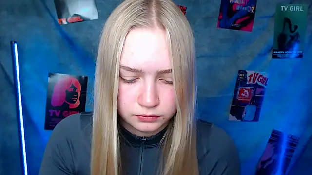 Snapshot of MademoiselleCl chatting on 3, 10, 2025 MademoiselleCl online show from 3, 10, 2025