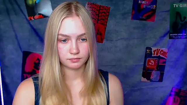 Snapshot of MademoiselleCl chatting on 15, 10, 2025 MademoiselleCl online show from 15, 10, 2025