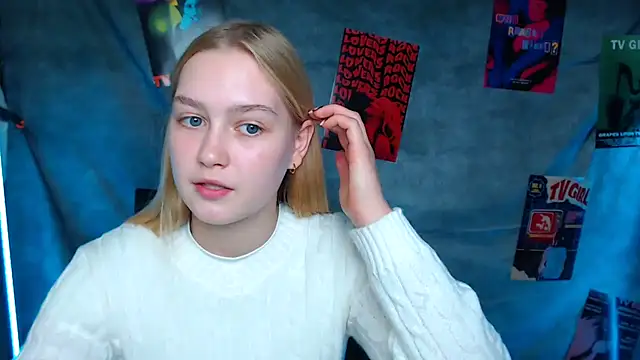 Snapshot of MademoiselleCl chatting on 12, 11, 2025 MademoiselleCl online show from 12, 11, 2025