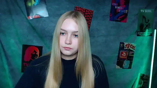 Snapshot of MademoiselleCl chatting on 8, 11, 2025 MademoiselleCl online show from 8, 11, 2025