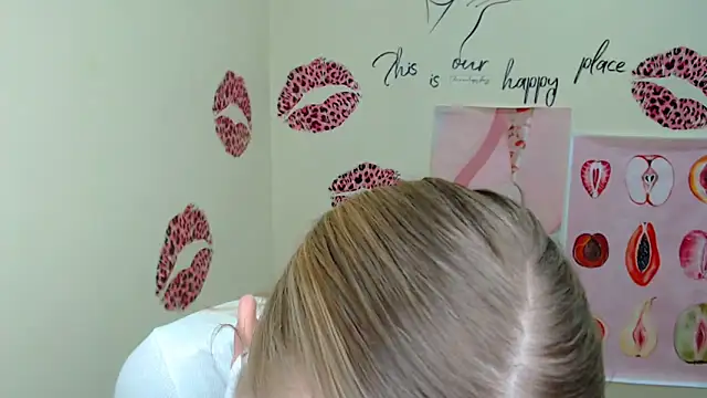 Snapshot of MademoiselleCl chatting on 19, 3, 2025 MademoiselleCl online show from 19, 3, 2025