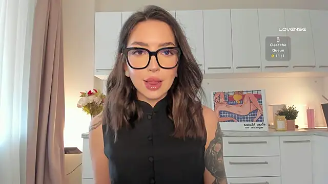 Oh My Dianee online show from 11, 9, 2025