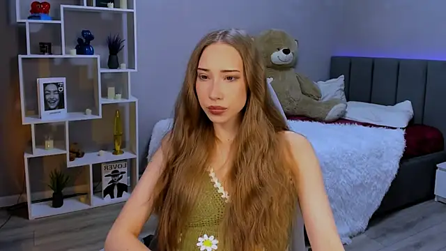 Snapshot of AlexaHarmon chatting on 25, 11, 2025 AlexaHarmon online show from 25, 11, 2025