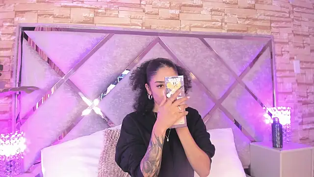  lanna jhonson  online show from 1, 10, 2025