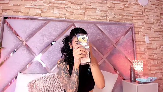  lanna jhonson  online show from 25, 10, 2025