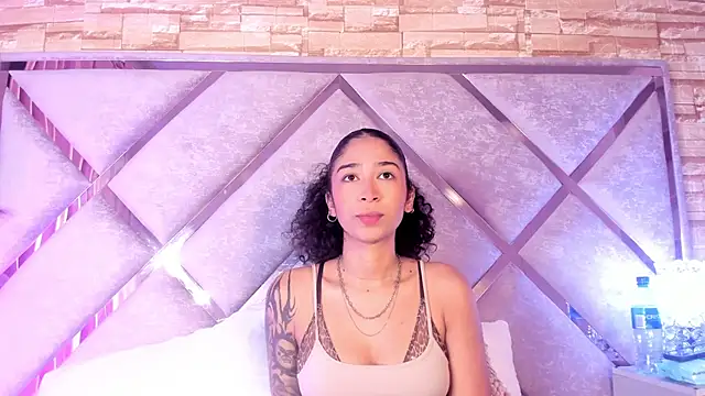  lanna jhonson  online show from 23, 10, 2025