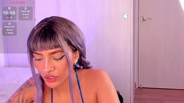 Nix Taylor online show from 4, 3, 2025