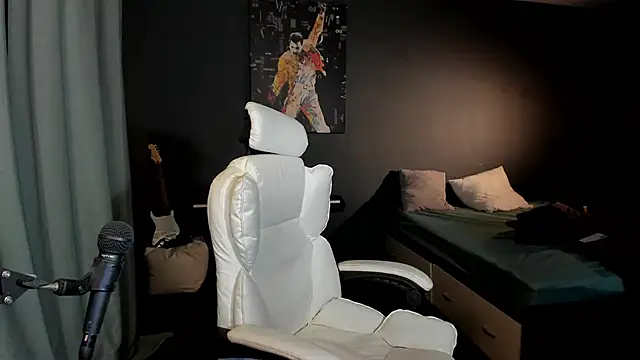 Snapshot of Milena_marshmalows chatting on 8, 2, 2025 Milena marshmalows online show from 8, 2, 2025