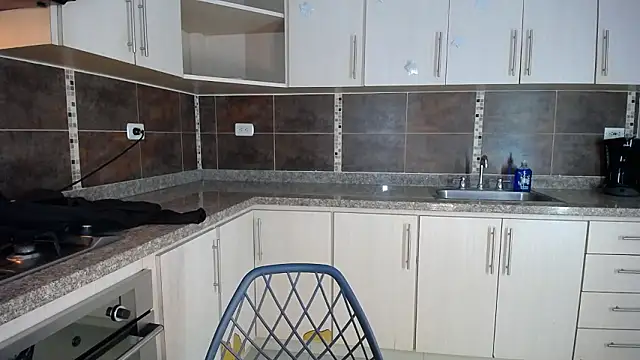 anna alvarez online show from 9, 2, 2026