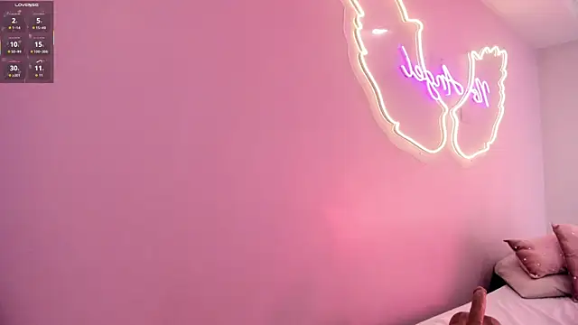 Ninna monroe  online show from 11, 11, 2025