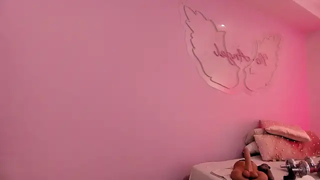 Ninna monroe  online show from 18, 12, 2025