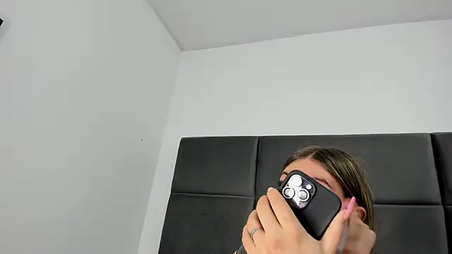 Snapshot of Lizz_Luna chatting on 18, 9, 2025 Lizz Luna online show from 18, 9, 2025