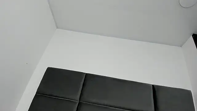 Snapshot of Lizz_Luna chatting on 7, 10, 2025 Lizz Luna online show from 7, 10, 2025