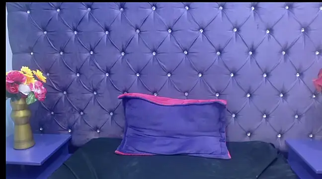 Snapshot of EmilyyEvans_ chatting on 12, 1, 2025 EmilyyEvans online show from 12, 1, 2025