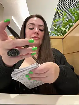 Sophie Eaton online show from 27, 9, 2025