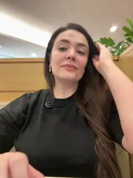 Sophie Eaton online show from 15, 12, 2025