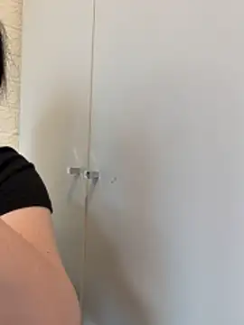 Sophie Eaton online show from 4, 4, 2026