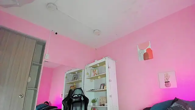 Ian Castillo  online show from 11, 10, 2025