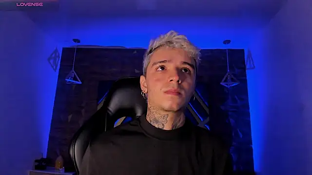 Ian Castillo  online show from 25, 2, 2026