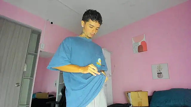 Ian Castillo  online show from 10, 10, 2025