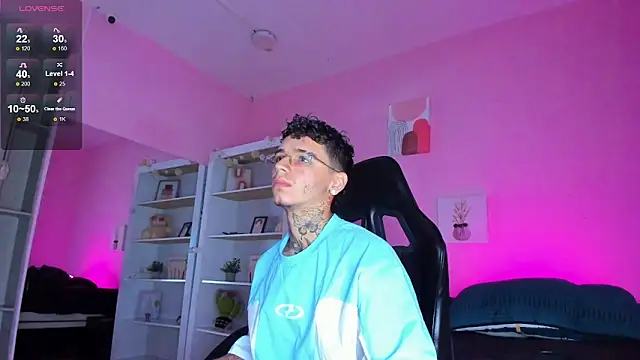 Ian Castillo  online show from 11, 11, 2025