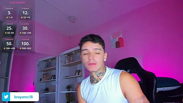 Ian Castillo  online show from 7, 10, 2025